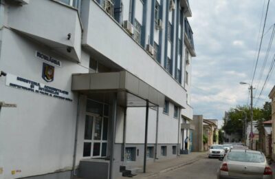 Trei persoane sancţionate contravenţional pentru încălcarea carantinării la domiciliu
