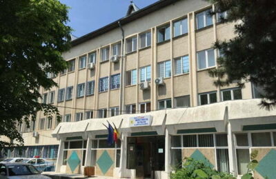 Tânăr de 17 ani, reţinut pentru viol şi violare de domiciliu