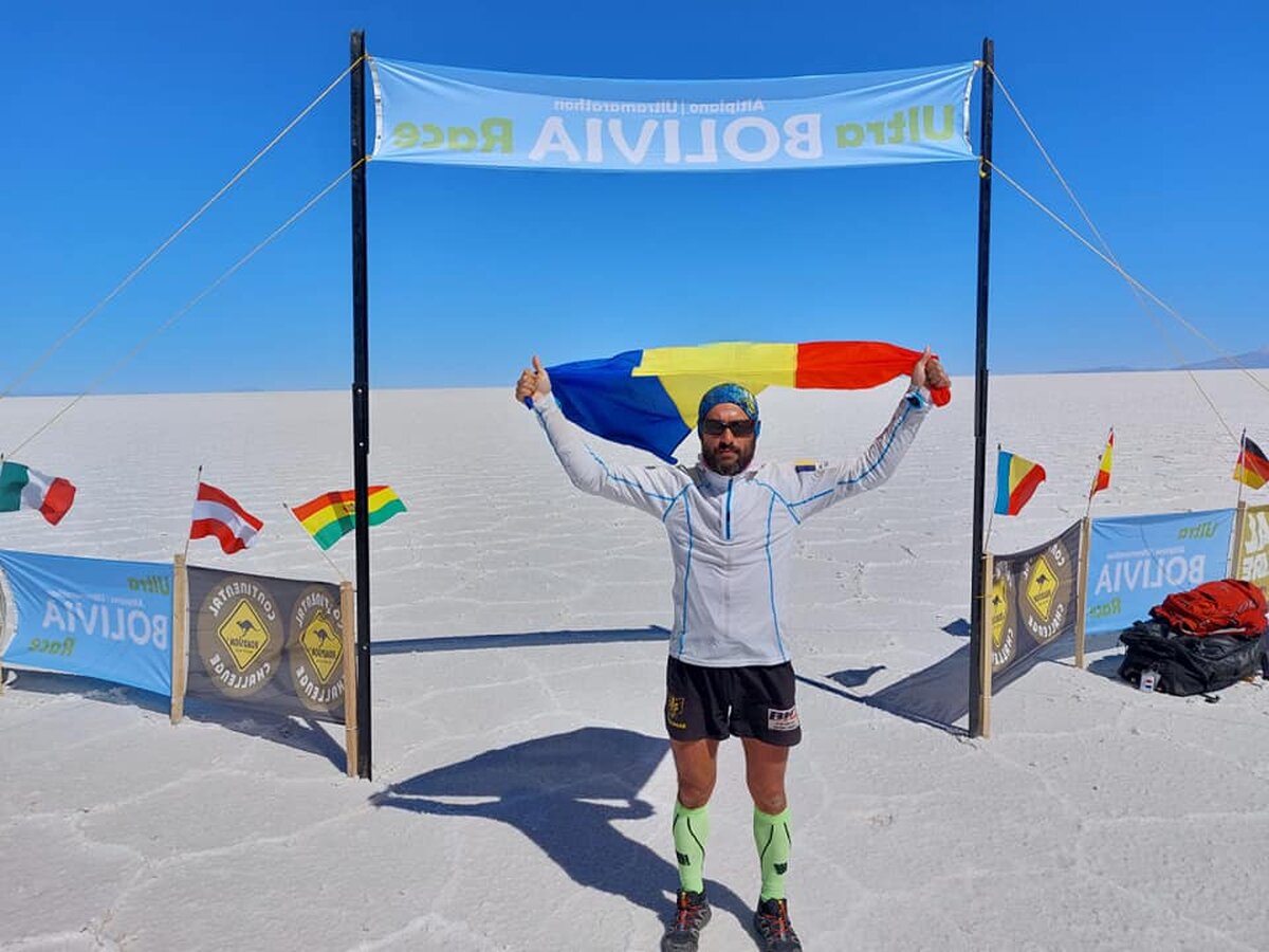 Un pompier din Botoșani a câștigat cursa de 220 de kilometri „Ultra Bolivia Race”,