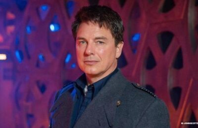 Videoclipul lui John Barrowman a fost eliminat din spectacolul teatral Doctor Who