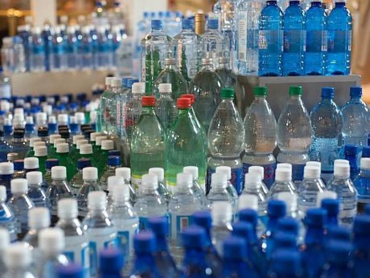 Apa îmbuteliată se va scumpi cu 20%