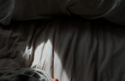 Ai somnul agitat? Ia-ti lenjerii de pat noi!