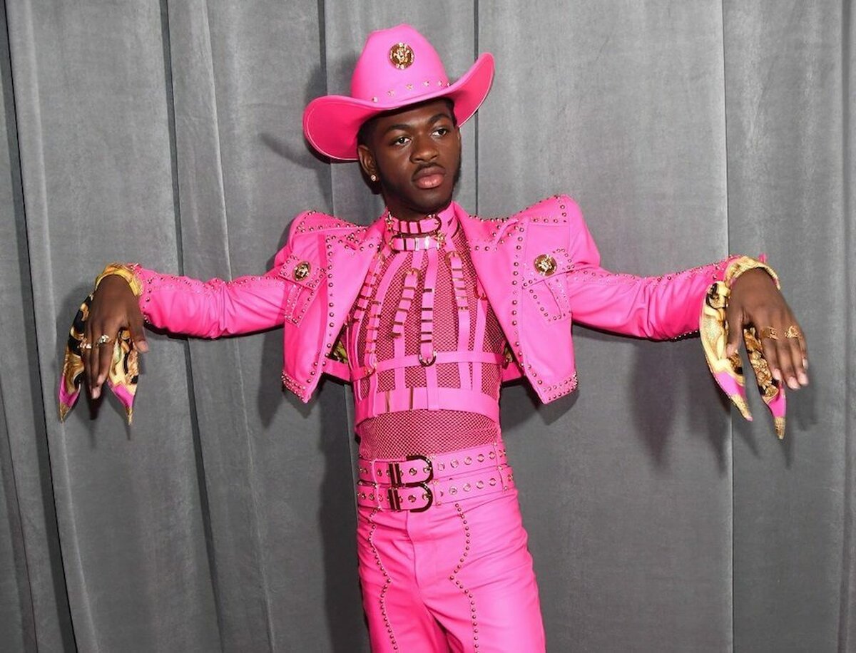 Lil Nas X devine sfidător în timp ce se află în fruntea clasamentului SUA cu noul său videoclip