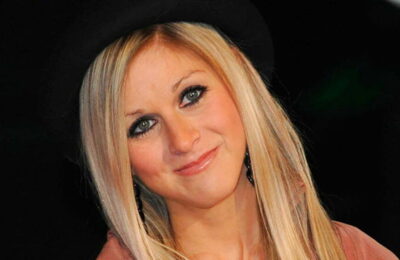 Prietenii actriței Nikki Grahame au „inima frântă” după moartea acesteia