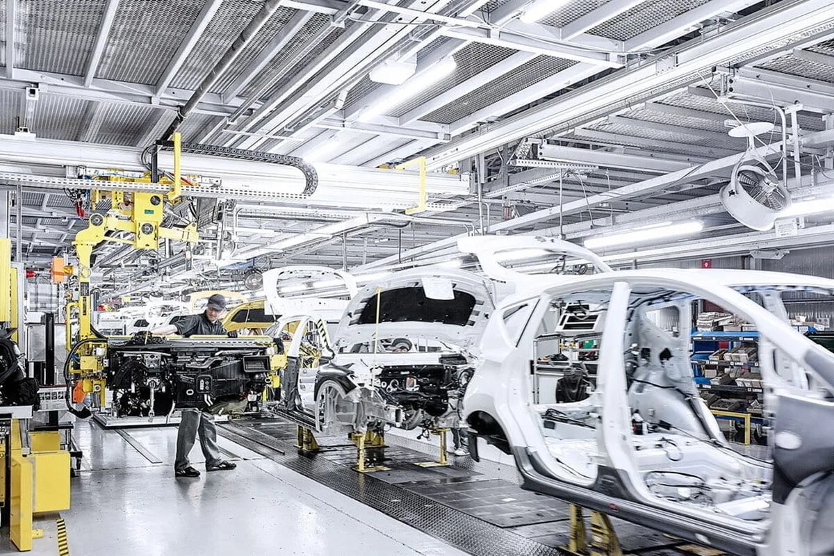 Honda şi Nissan şi-au redus ţinta de vânzări cu un sfert de milion de vehicule