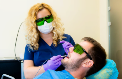 Tratamentul laser versus tratamentul tradițional pentru parodontoză