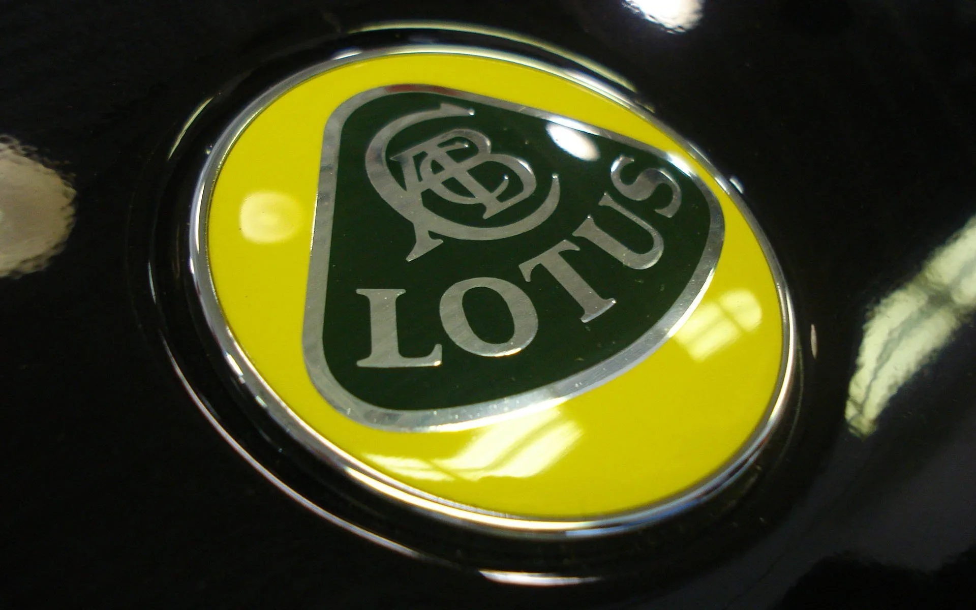 Lotus va lansa ultima mașină sport cu motor convențional pe benzină pură