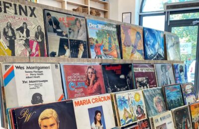 De ce să-ți vinzi vinilurile unui anticariat? 5 beneficii pe care le obții
