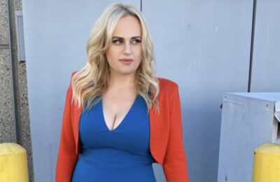 Rebel Wilson dezvăluie că a fost rănită în timpul unei plimbări cu bicicleta din cauza unui câine care fugea pe stradă