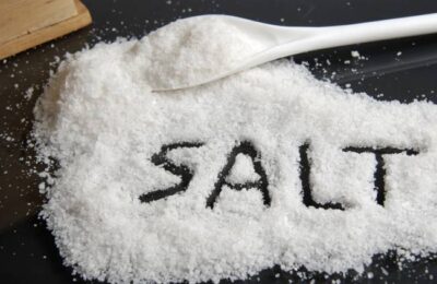 Ce probleme de sănătate îți poate provoca o cantitate de sare excesivă