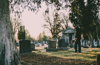 Servicii funerare Iasi: produsele de care aveti nevoie pentru inmormantare