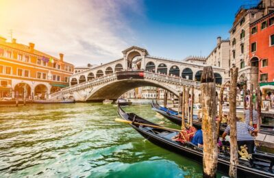 Veneția schimbă condițiile pentru turiști și impune taxe de acces