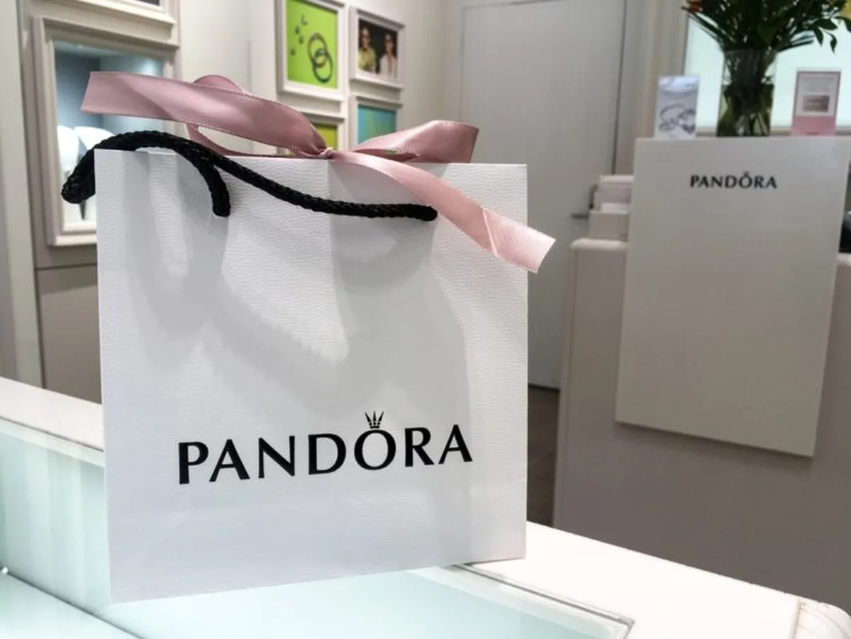 Pandora spune că diamantele fabricate în laborator vor ține pentru totdeauna