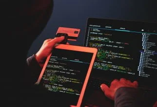 Mesajele de pe mail sau din SMS-uri care vă pot lăsa fără bani pe card