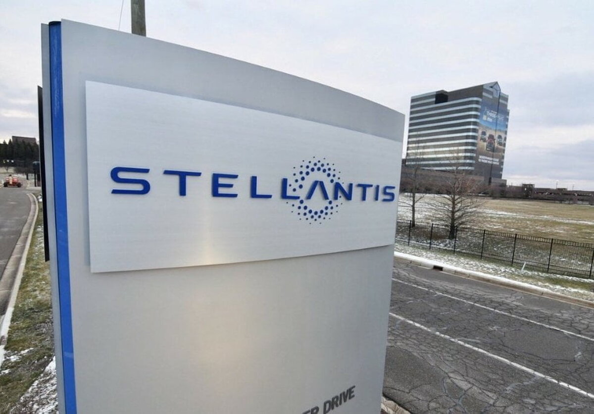 Stellantis spune că lipsa cipurilor se va agrava și ar putea persista până în 2022