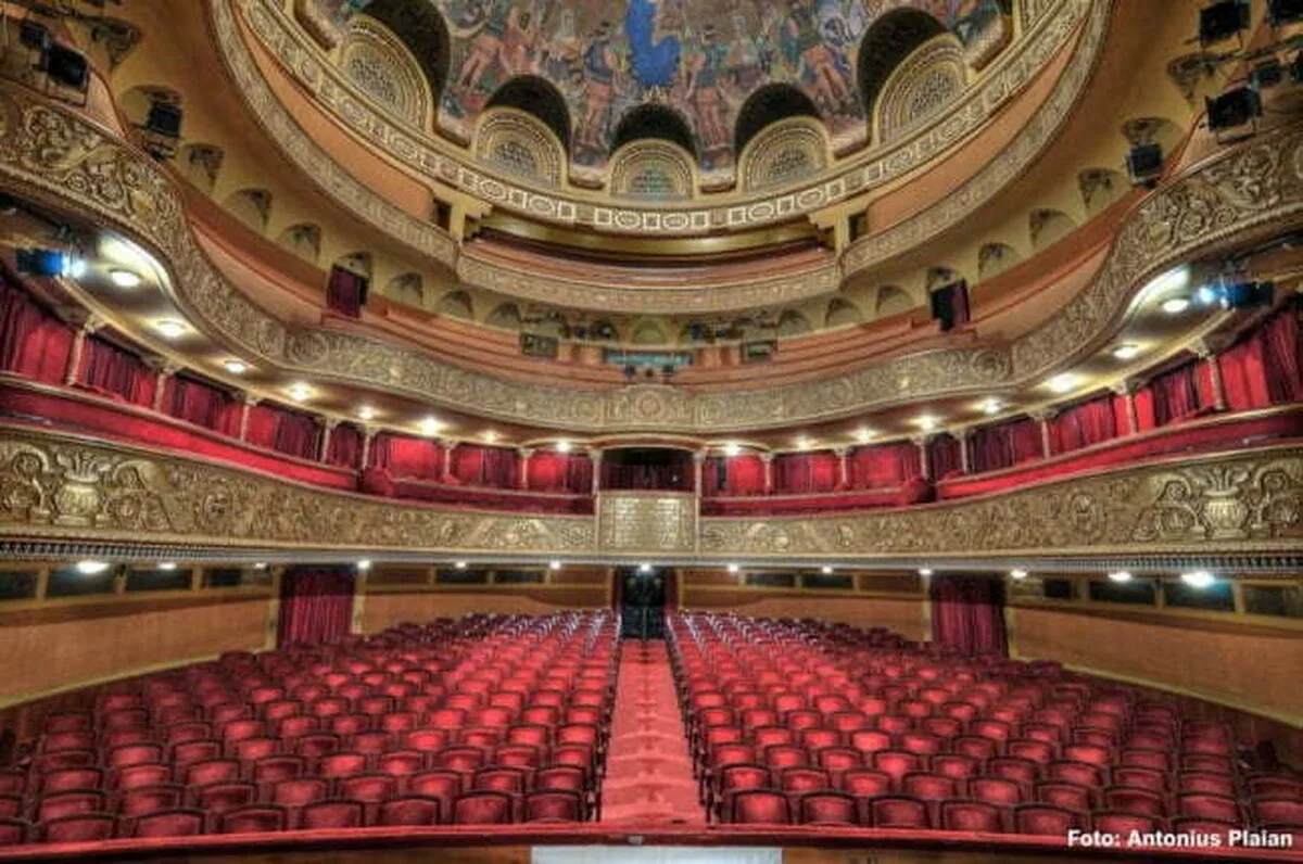 Teatru