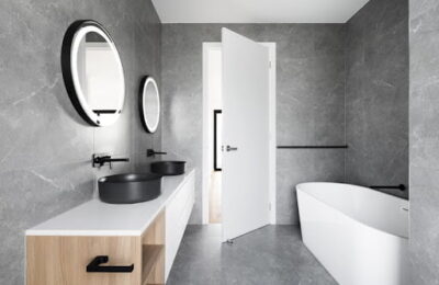 Amenajarea băii în stil modern: 5 exemple