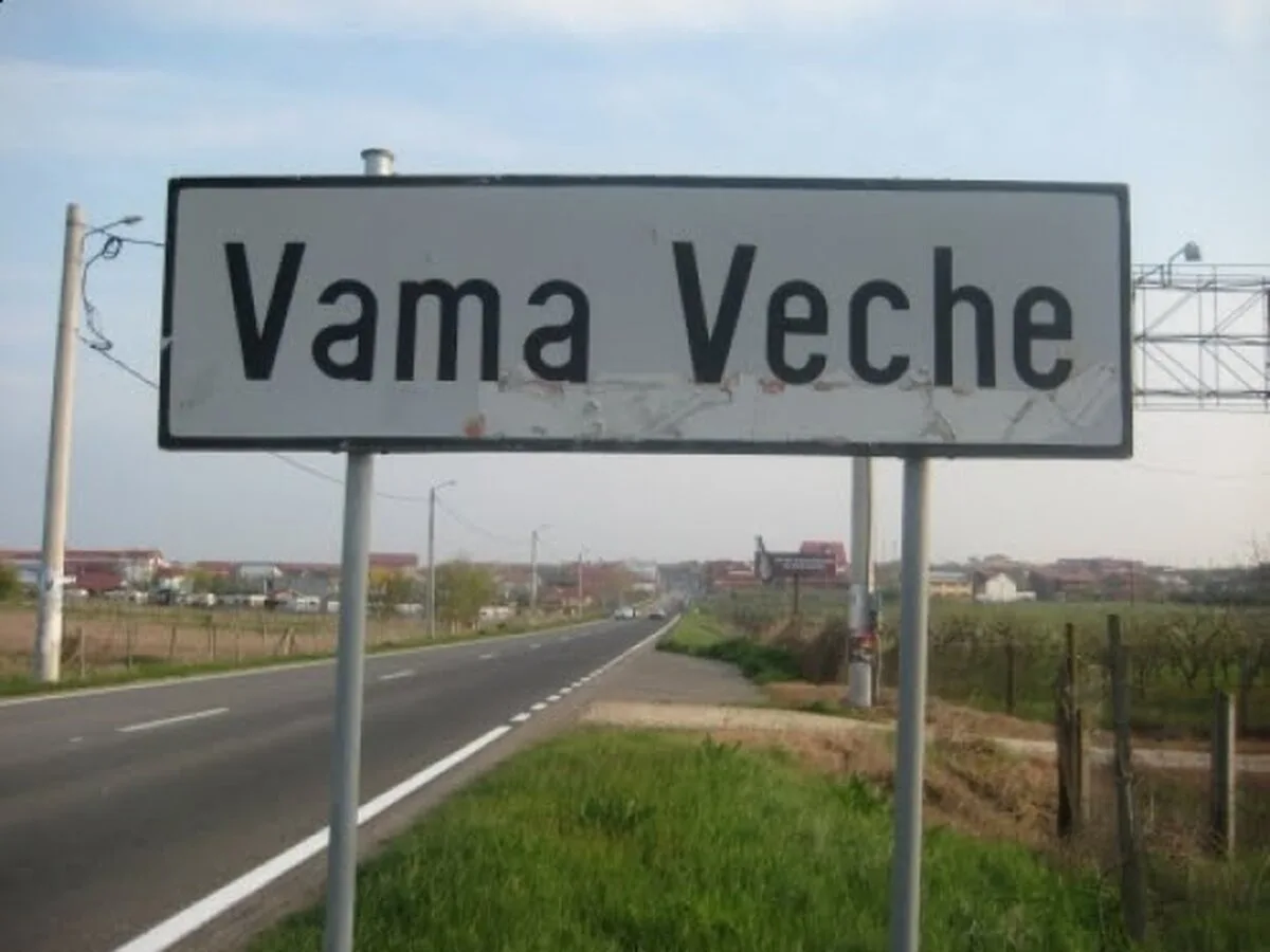 Şapte tineri surprinşi de jandarmi în Vama Veche în timp ce îşi confecţionau ‘jointuri’
