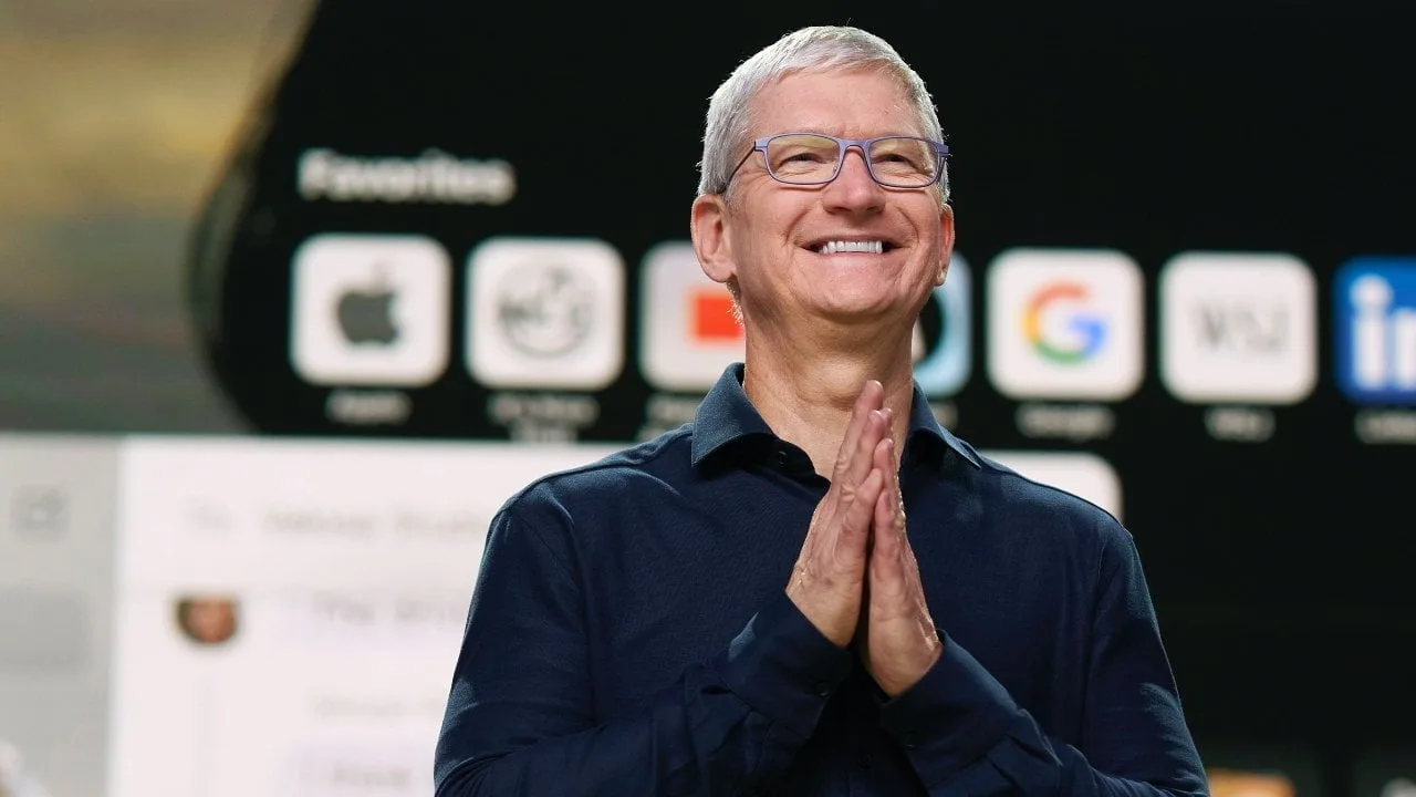 Șeful Apple este criticat pentru pachetul financiar de 99 de milioane de dolari încasat în 2021