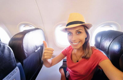 Cum te pregătești pentru un zbor lung cu avionul