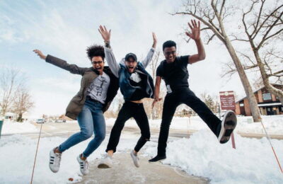 Top 3 stiluri vestimentare pentru adolescenți