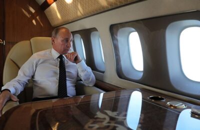 Tânărul care urmărea avionul lui Elon Musk spionează acum avioanele private ale lui Putin