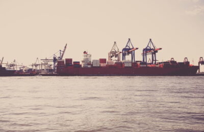 Pirateria în secolul XXI și cum se pot proteja companiile de furt ”la drumul mare”. Totul despre Asigurarea CARGO pentru mărfuri