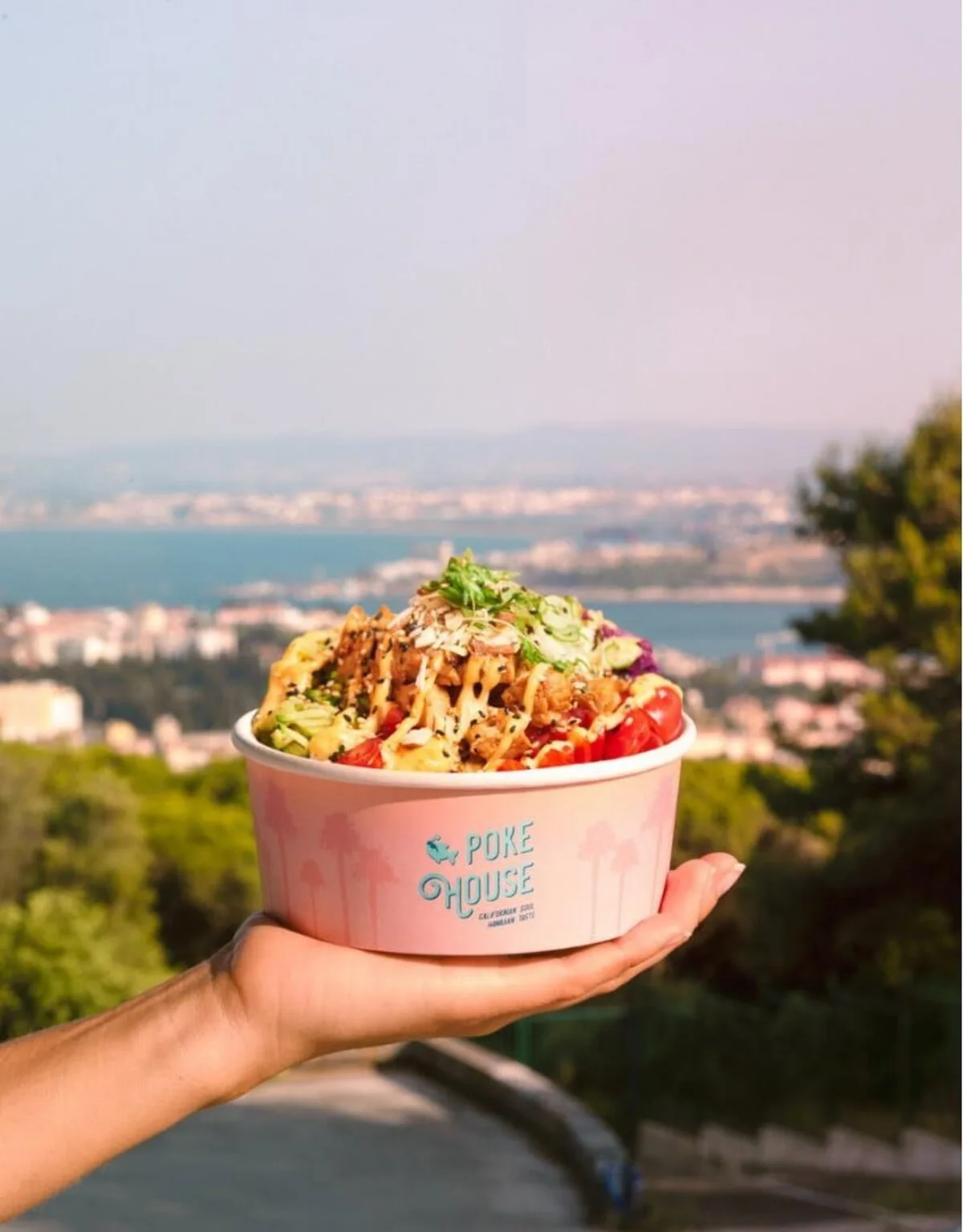 Poke House, a deschis primul său restaurant în inima Bucureștiului