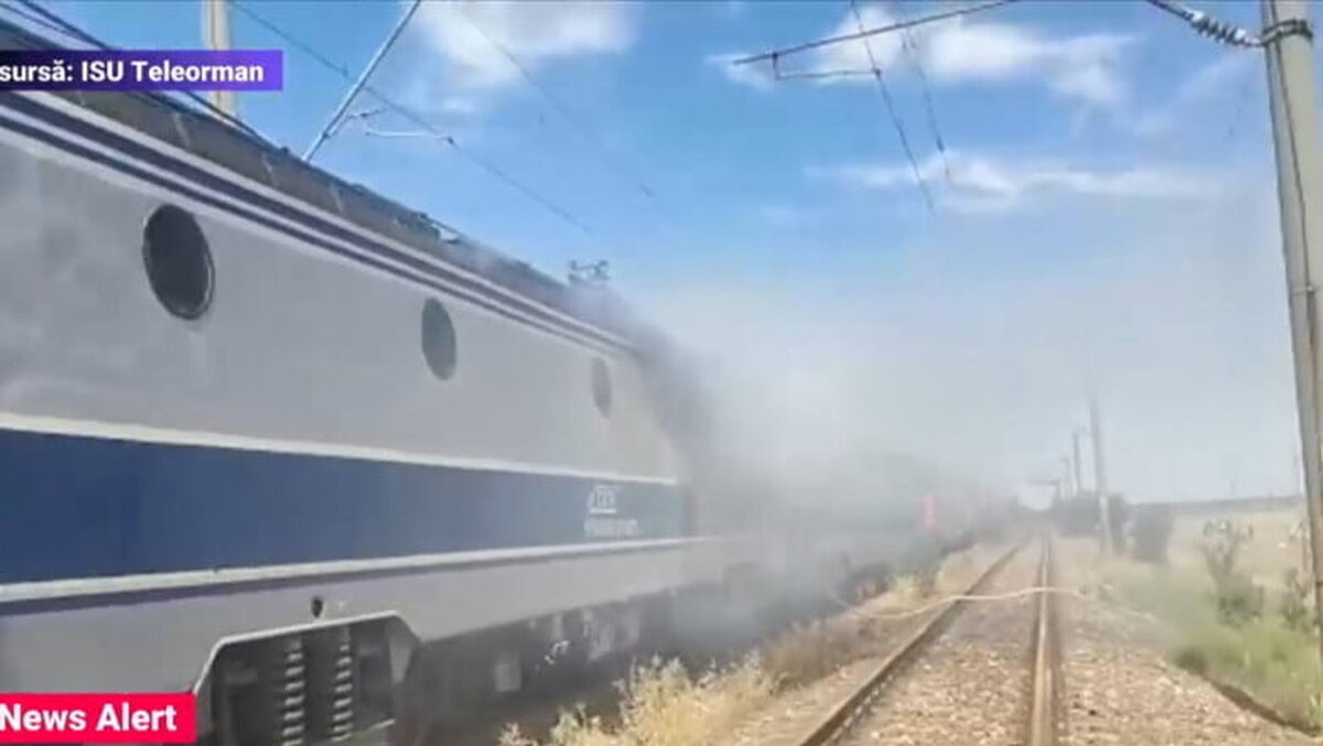 Locomotiva unui tren a luat foc, în județul Teleorman