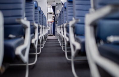 O companie aeriană a oferit 10.000 de dolari pentru fiecare pasager care renunță de bunăvoie la zbor