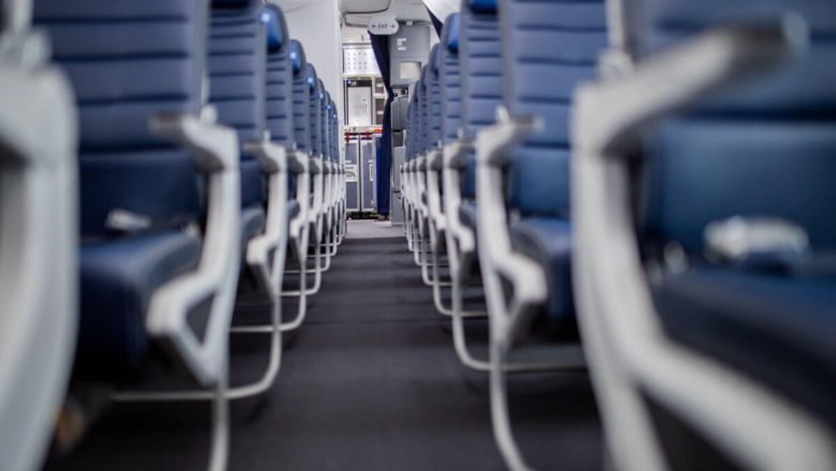 O companie aeriană a oferit 10.000 de dolari pentru fiecare pasager care renunță de bunăvoie la zbor