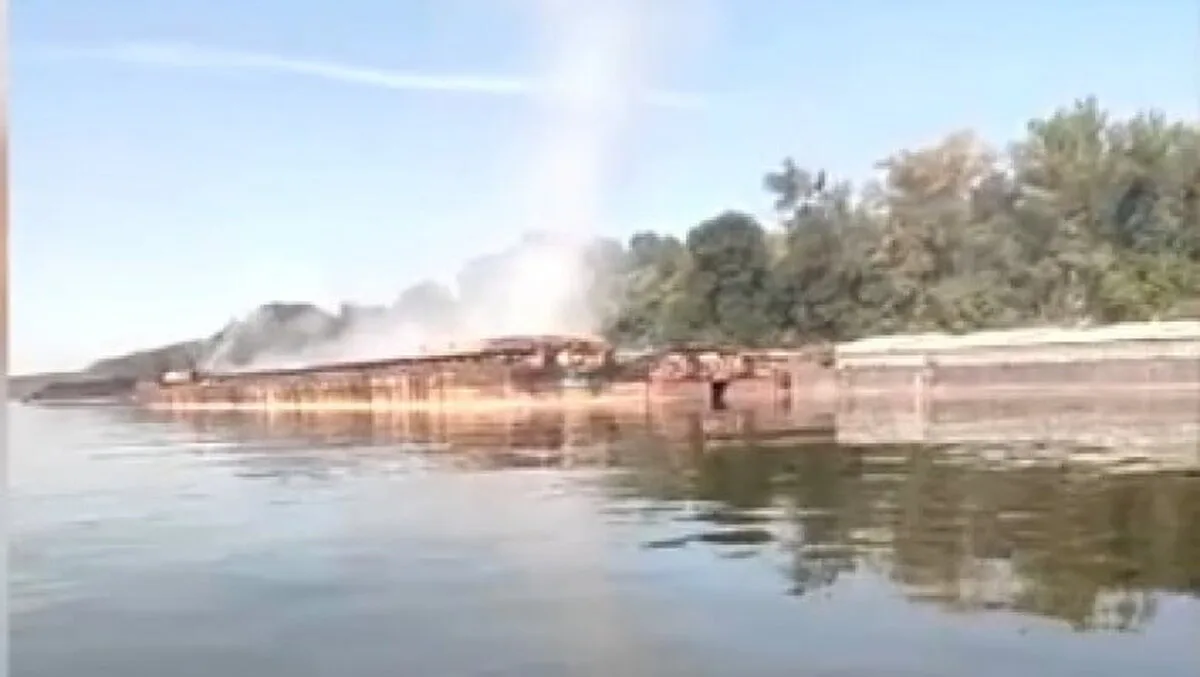 Trei barje cu cărbune din Ucraina au luat foc din cauza temperaturilor ridicate