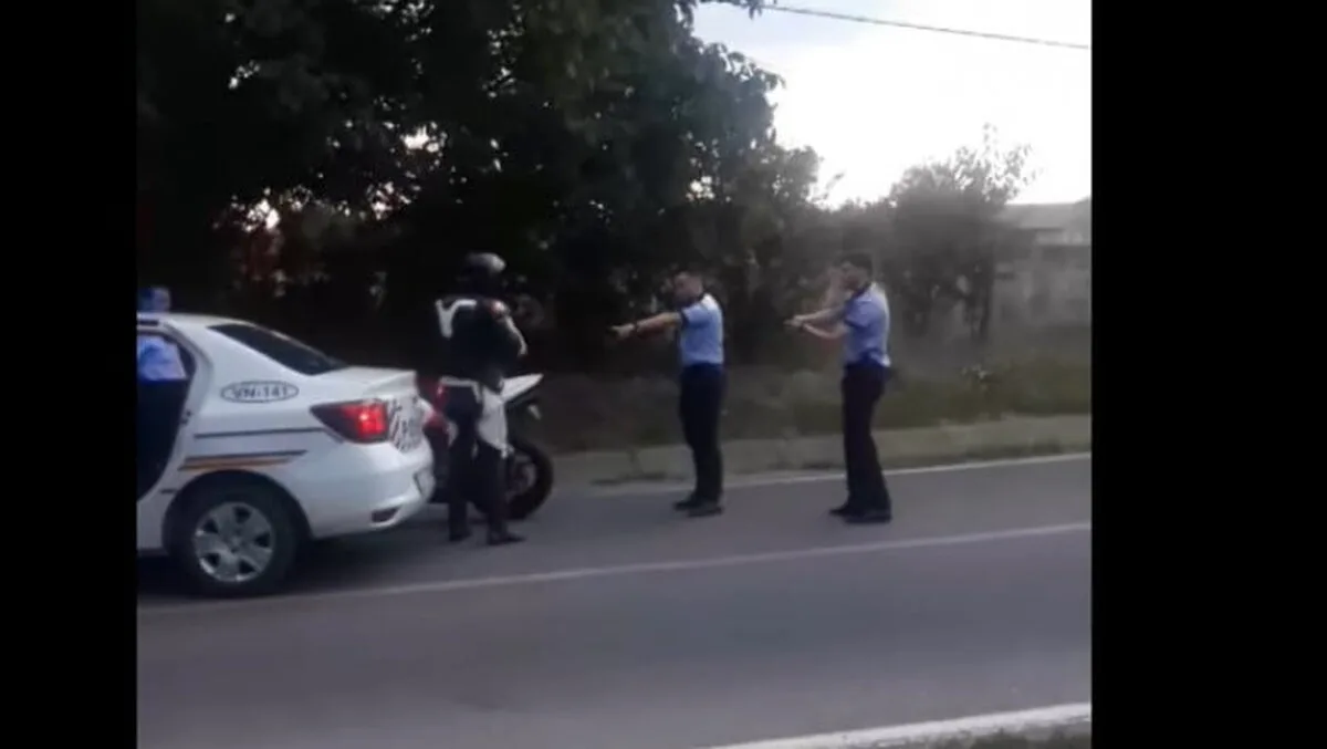 Motociclist teribilist, oprit cu focuri de armă de poliție