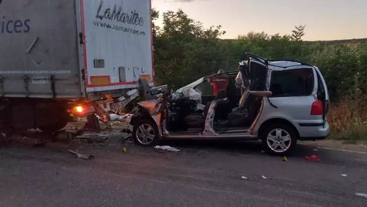 Accidentul devastator din Vaslui: 3 morți și 11 răniți.