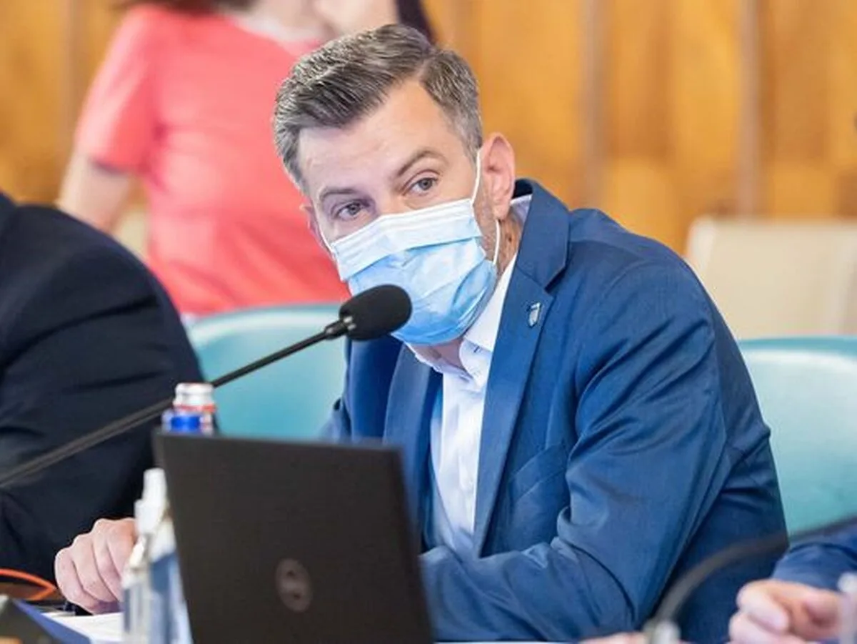 Secretar de stat din Min. Muncii, luat cu ambulanța din ședința de guvern