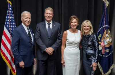 Cum i-a eclipsat Carmen Iohannis pe americani.