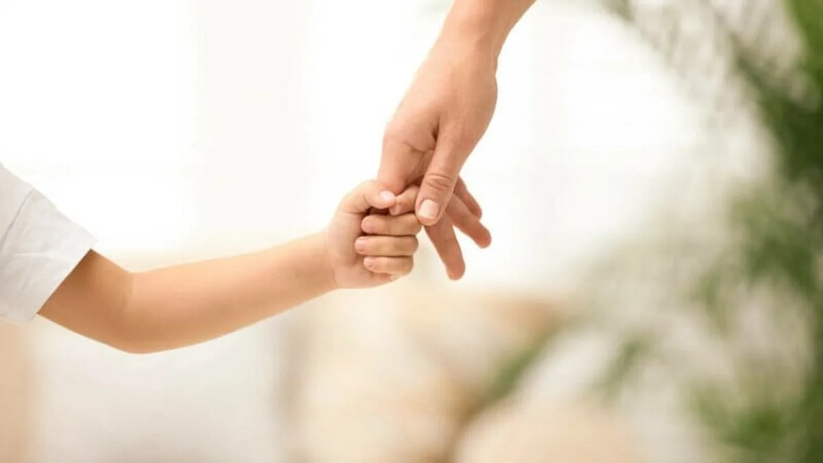 Cum a reușit un băieţel în vârstă de doar patru ani să își salveze mama