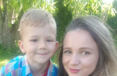 Mama copilului de patru ani înecat în piscina din curtea casei, găsită moartă.