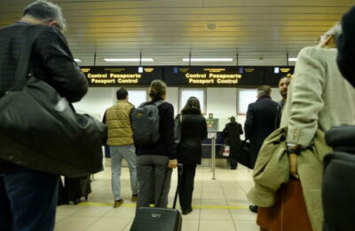 Un bărbat și-a lovit soția pe aeroportul din Cluj, la check-in