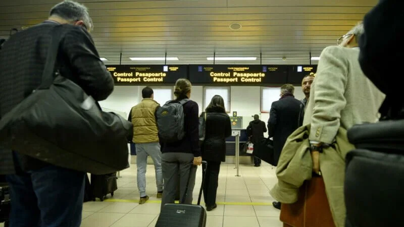 Un bărbat și-a lovit soția pe aeroportul din Cluj, la check-in