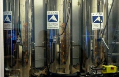 O companie specializată în criogenie conservă cadavre umane pentru a le „reînvia” în viitor