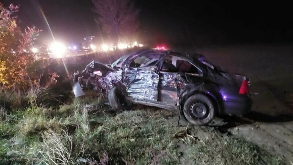 Accident rutier cu trei autoturisme şi opt persoane implicate.