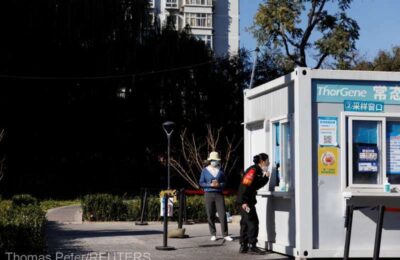 Focar de Covid la cea mai mare fabrică producătoare de telefoane iPhone în China