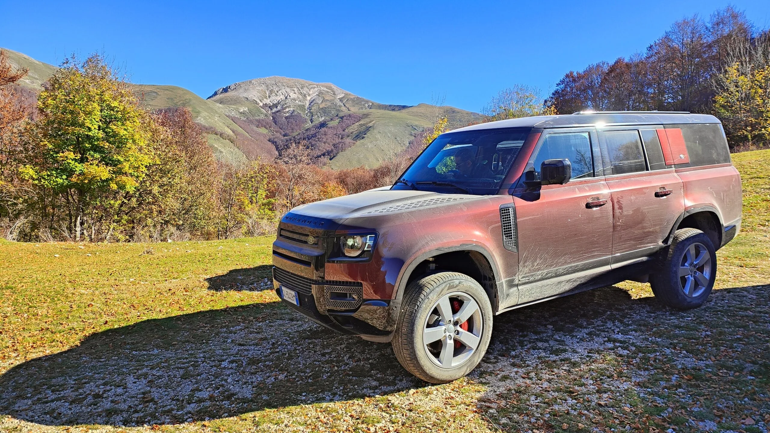 Land Rover Defender 130, excursii foarte off-road pentru întreaga familie   Vanity Fair Italia