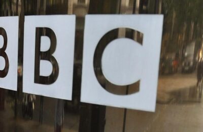 Jurnalistă BBC reținută și maltratată în timpul protestelor anti-covid din China