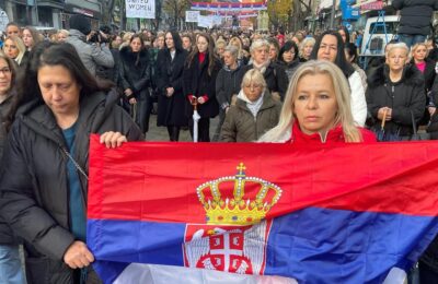 Serbia și Kosovo ajung la un acord pentru a rezolva criza școlarizării