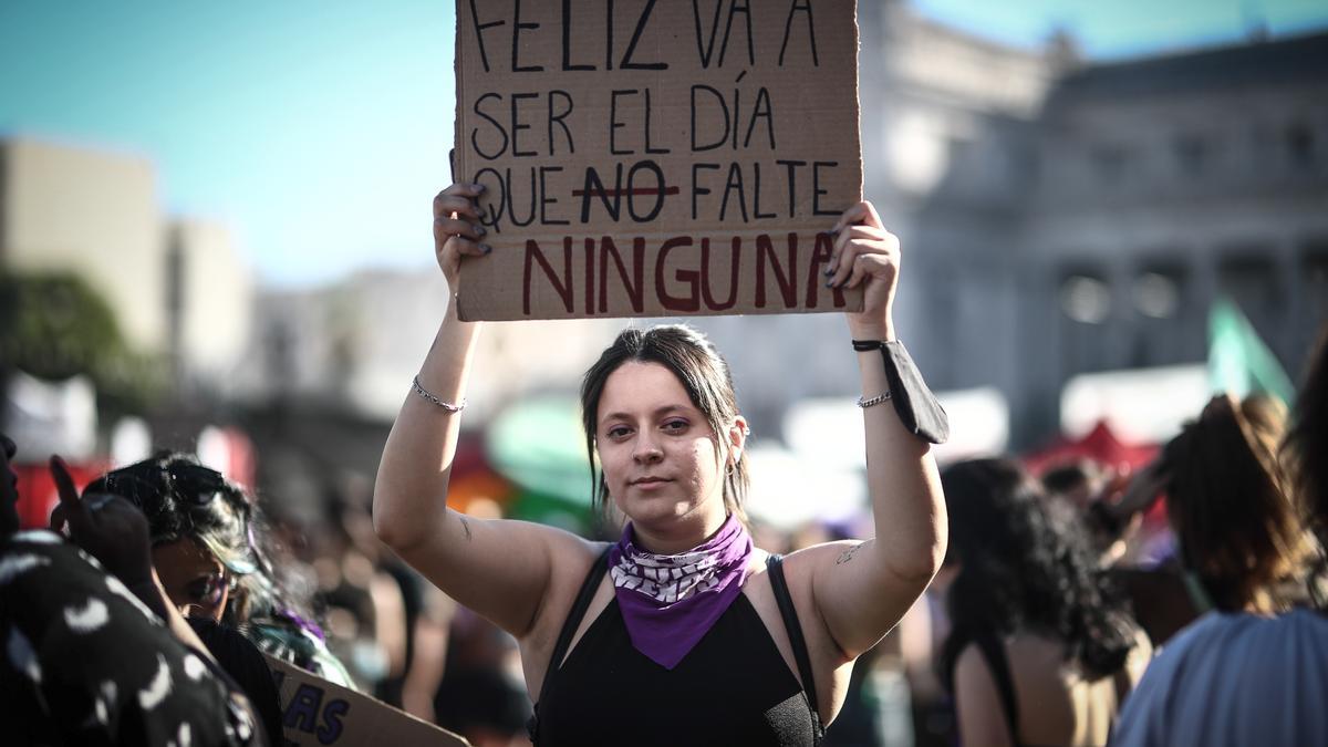 Bruxelles creează linia telefonică 116 016 pentru a sprijini victimele violenței de gen în întreaga UE
