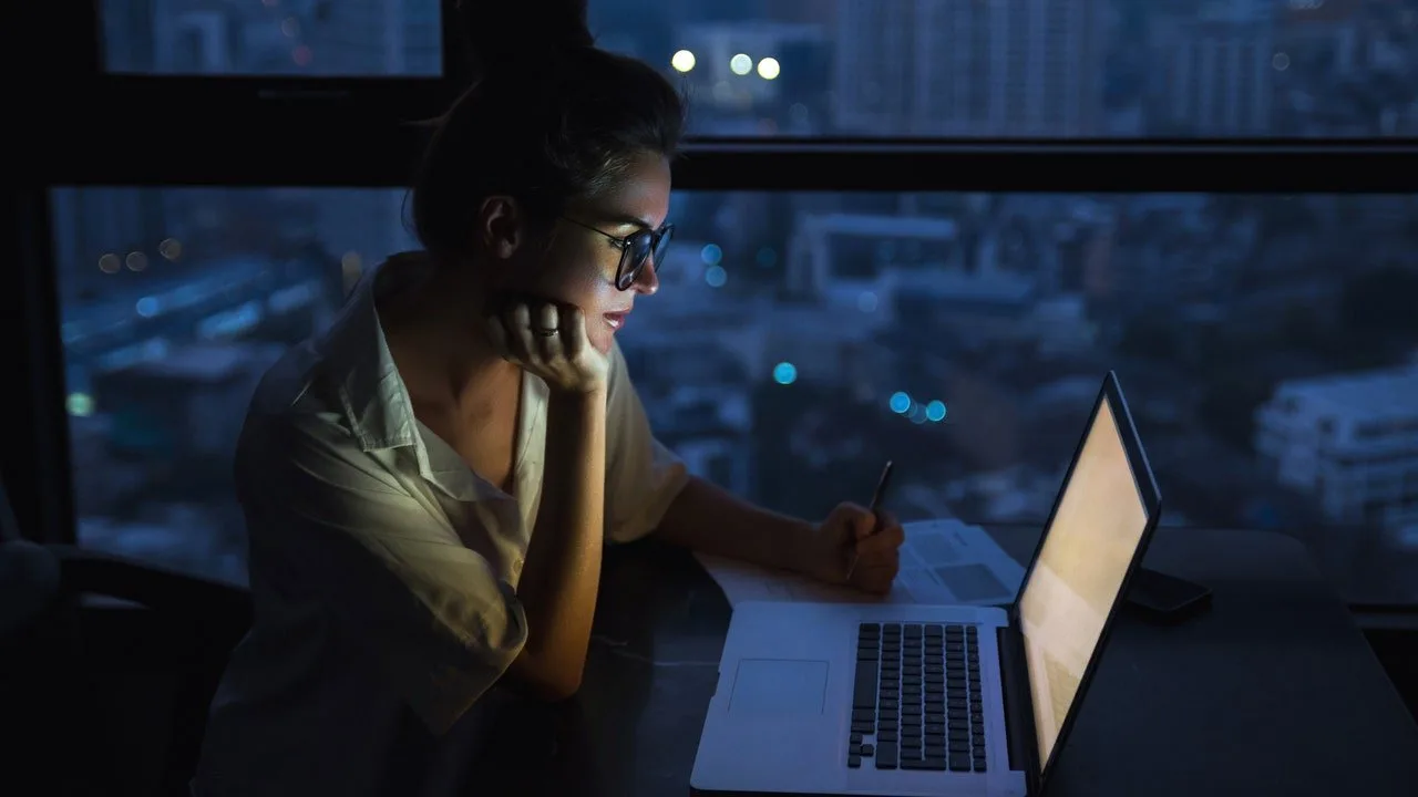 Care este „paranoia productivității” care agravează epuizarea angajaților