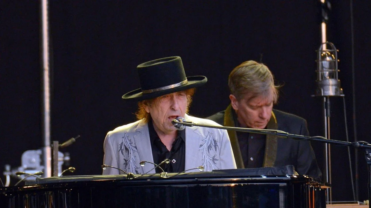 Bob Dylan ia la licitație scrisori către iubita din liceu