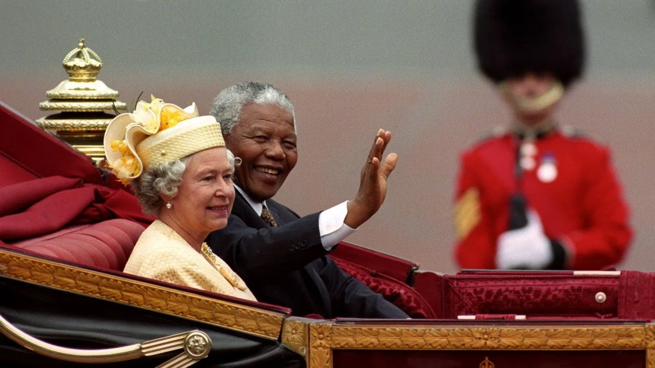 Regele Charles și „porecla afectuoasă pe care Nelson Mandela i-a dat-o reginei Elisabeta”